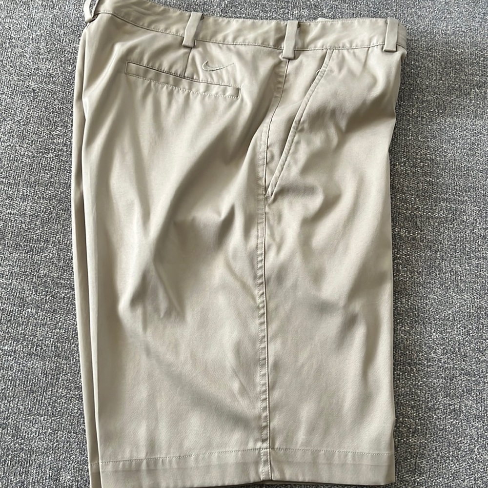 Men’s Nike golf shorts, size 34